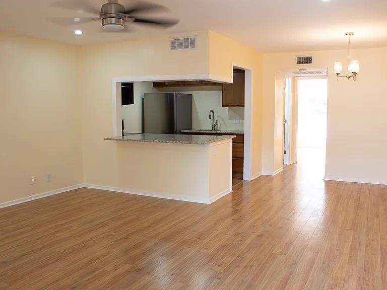 8401 N New Braunfels Ave #105 — Photo 7