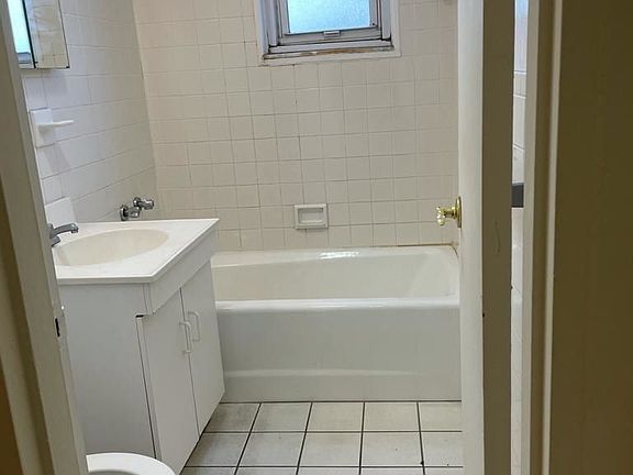4th image of 401 E 81st St #11L