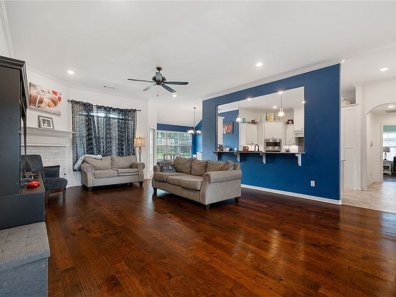 5th image of 3525 Butterfly Ave