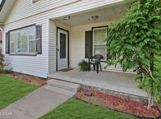 1115 N 26th St, Parsons, KS 67357