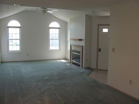 3rd image of 3802 Falls Cres