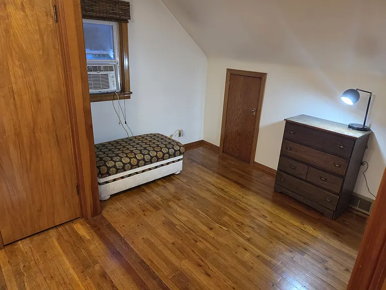 634 E 38th St #1 — Photo 13
