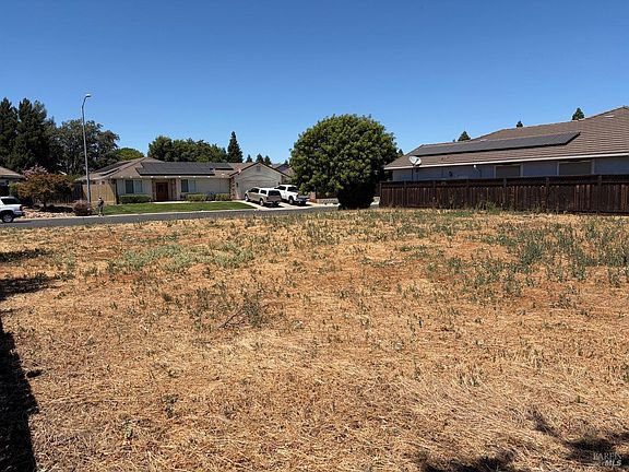 4th image of 755 Kingman Drive