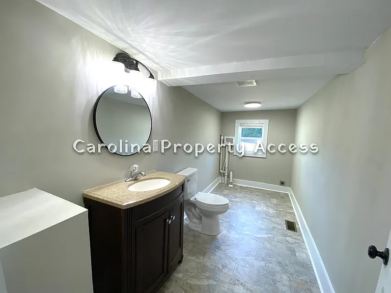 2928 Evans Rd — Photo 20