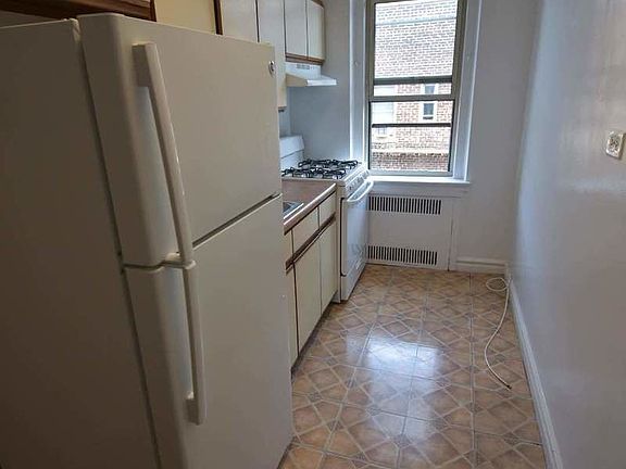 4th image of 41-35 45th St Floor 6