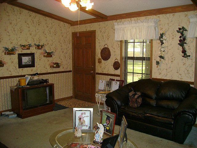 2nd image of 304 W 21st St