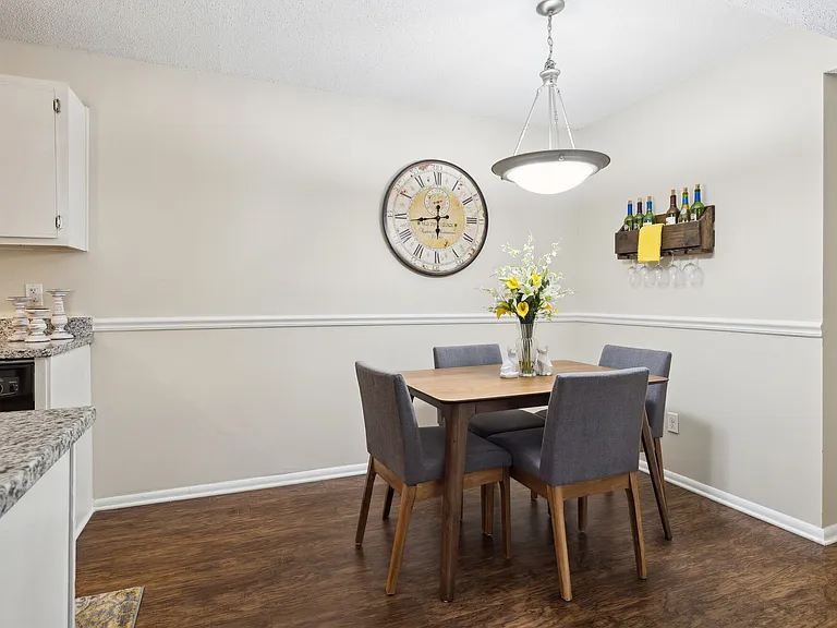 Springtree Apartments — Photo 22