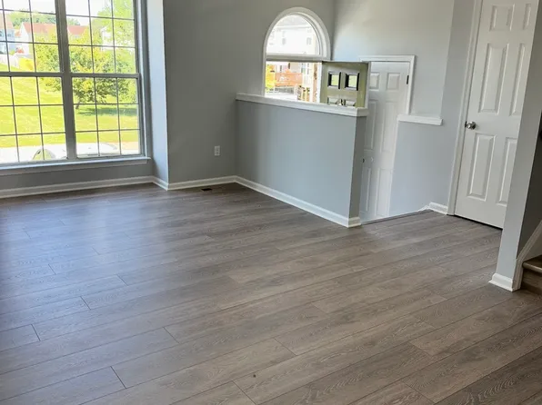 451 Feather Dr, Newark, DE 19702