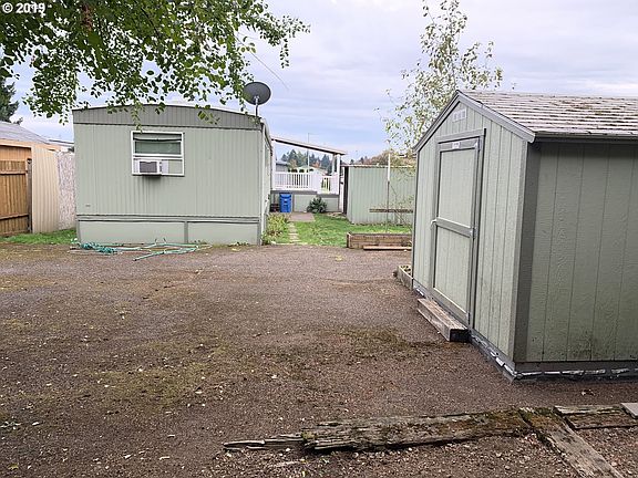 3rd image of 11515 NE 71st St