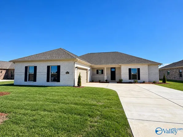 1065 Maplehurst St, Decatur, AL 35603