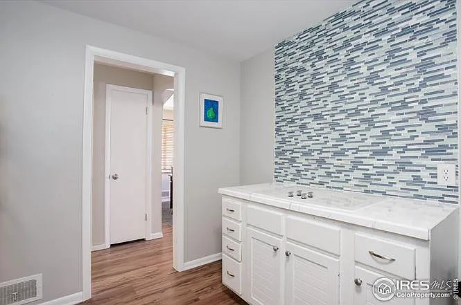 690 W Elmhurst Pl — Photo 15