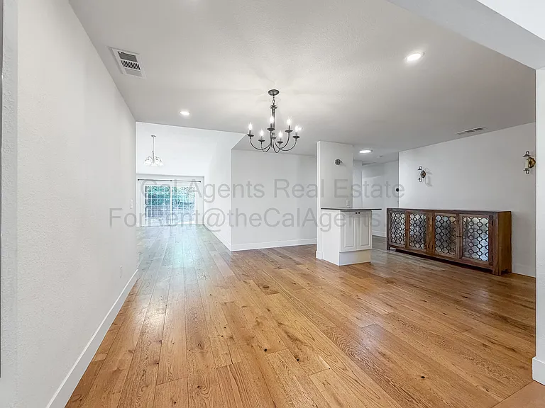 4207 Queen Anne Dr — Photo 8