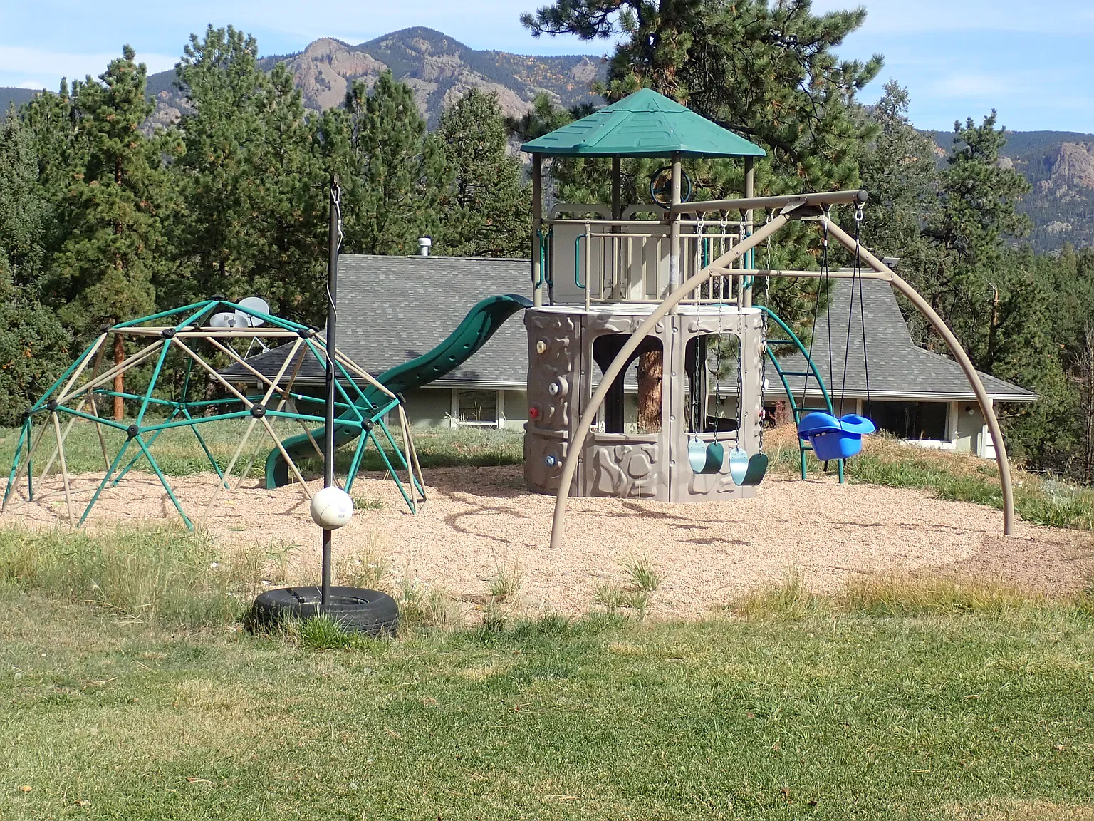 6 bed, 6800 sqft, $5,500 — Photo 4