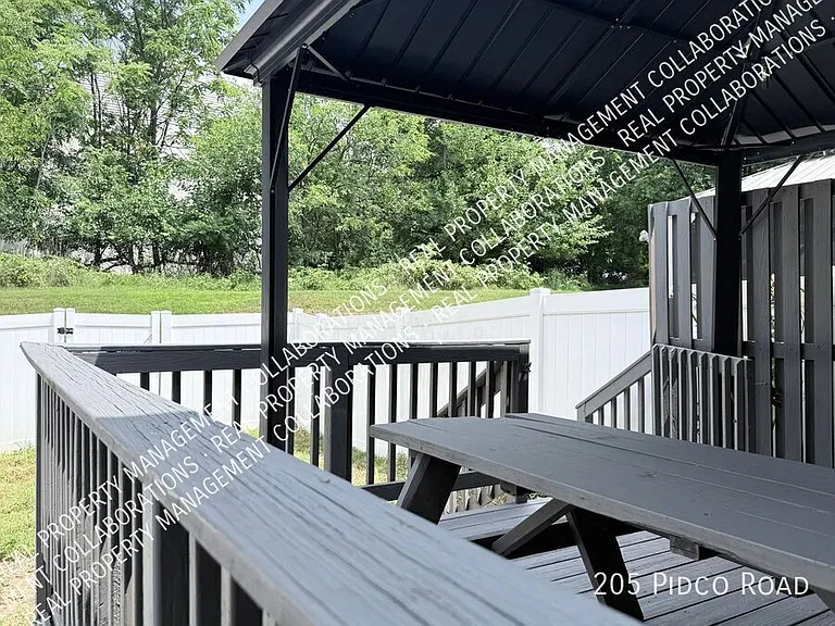 205 Pidco Rd — Photo 16