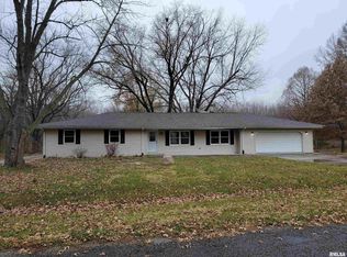 37 Devine Dr, Riverton, IL 62561