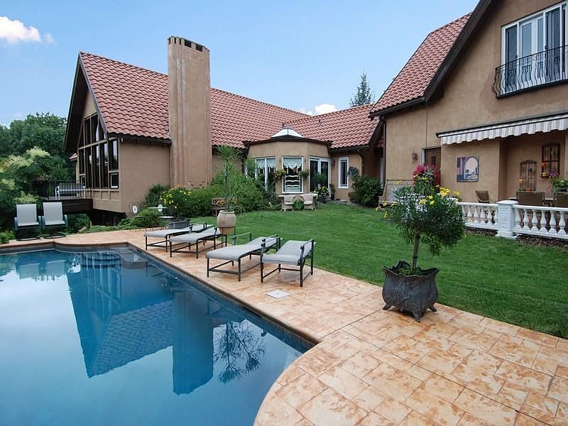 Contemporary Estate on 7 Acres