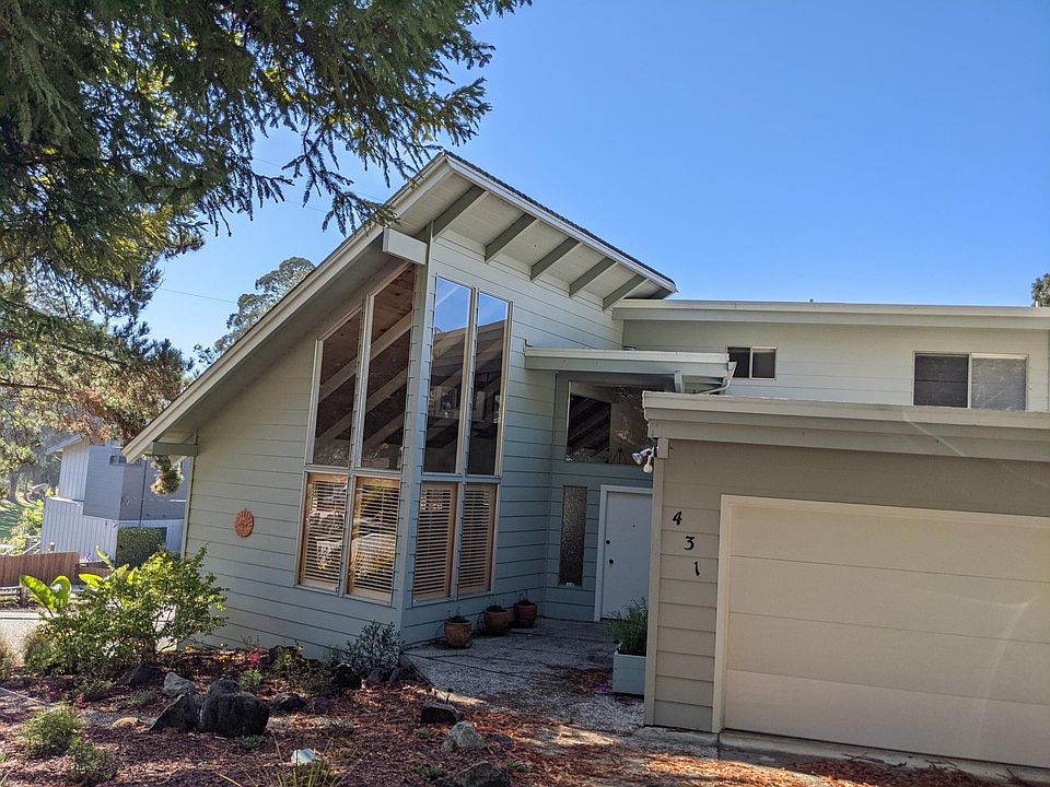 Home exterior . 2-car garage