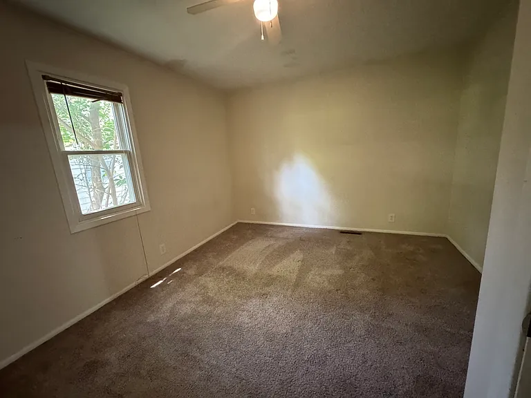 3515 Maplewood Blvd — Photo 9