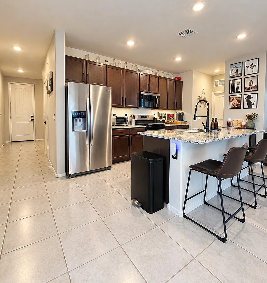 3 bed, 1800 sqft, $2,800 — Photo 3