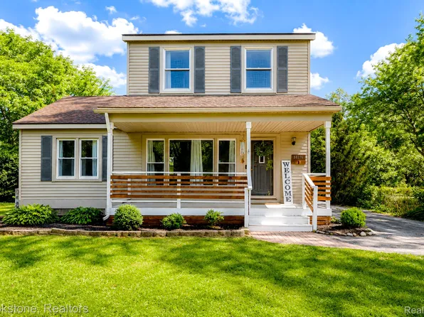38276 Hamon St, Harrison Township, MI 48045