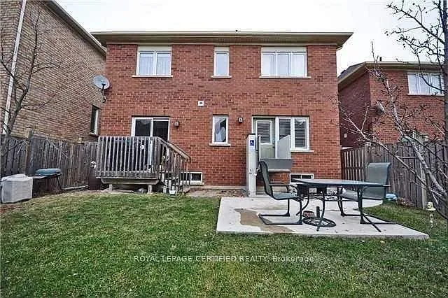 612 Caldwell Cres — Photo 18