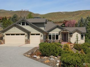 312 Teakwood Ln, Wenatchee, WA 98801