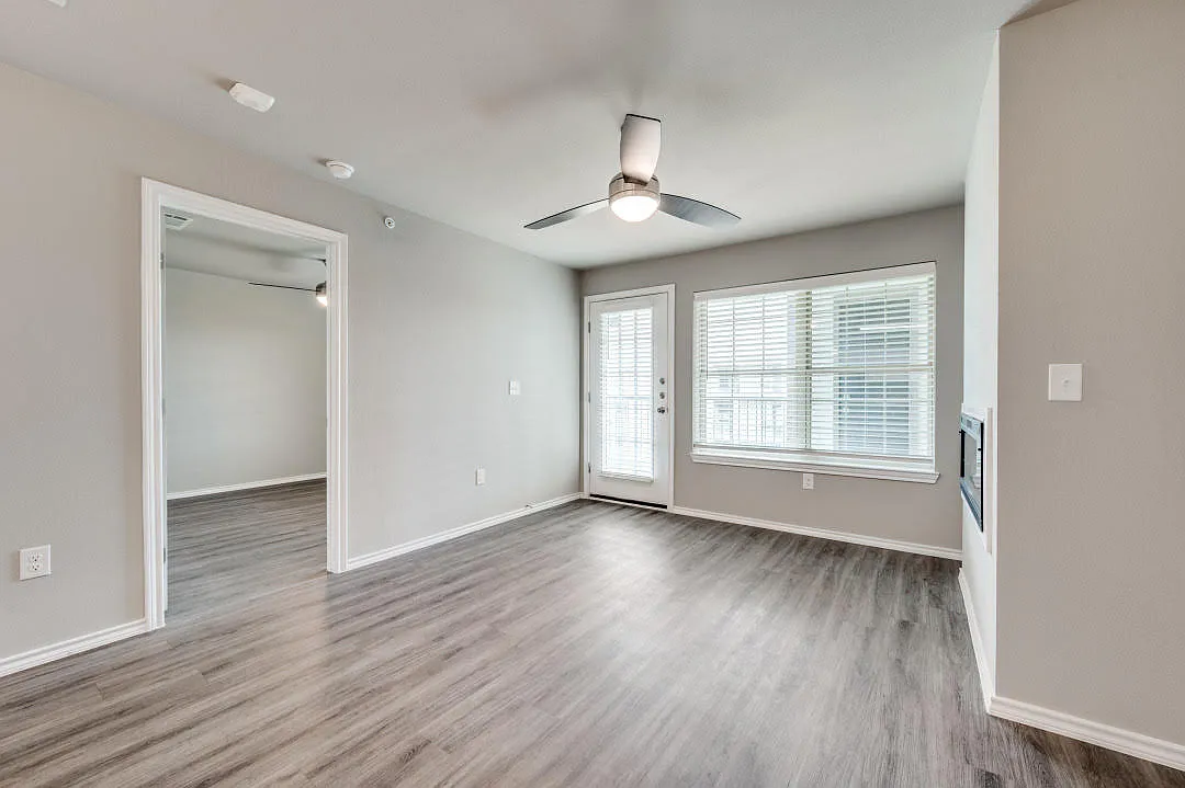 1 bed, 600 sqft, $1,000 — Photo 2
