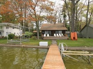 1054 E 88th St, Newaygo, MI 49337