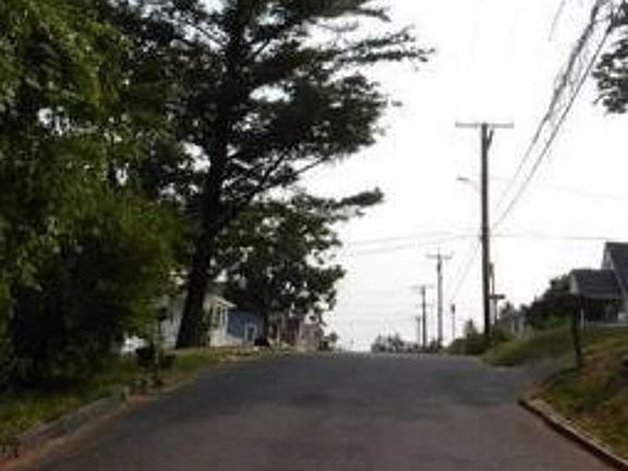 Exterior Neighborhood (street photo)