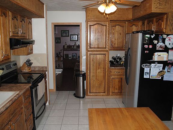 3rd image of 304 Quittie Park Dr