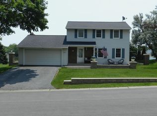 5329 Sunflower Dr, Canandaigua, NY 14424
