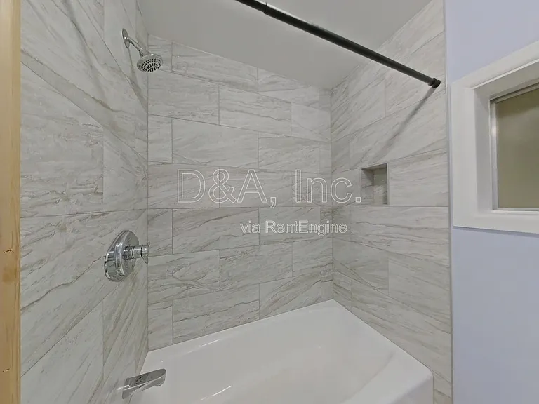 236 NW Walker Ln #B — Photo 11