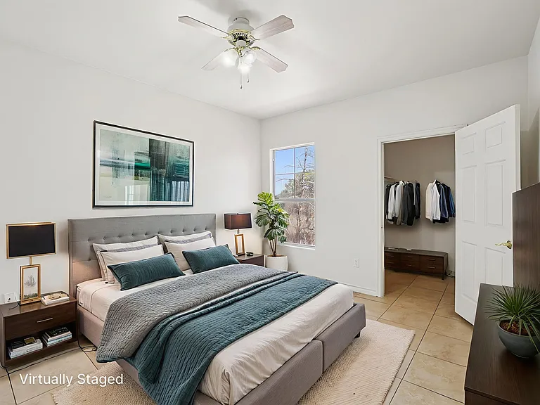 Sunrise Park Condominiums — Photo 22
