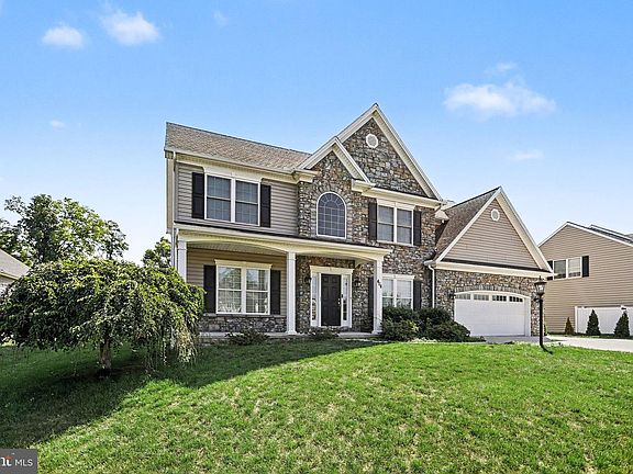 2nd image of 404 Sorbie Ln