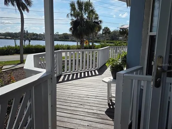 401 Whitcomb Blvd, Tarpon Springs, FL 34689