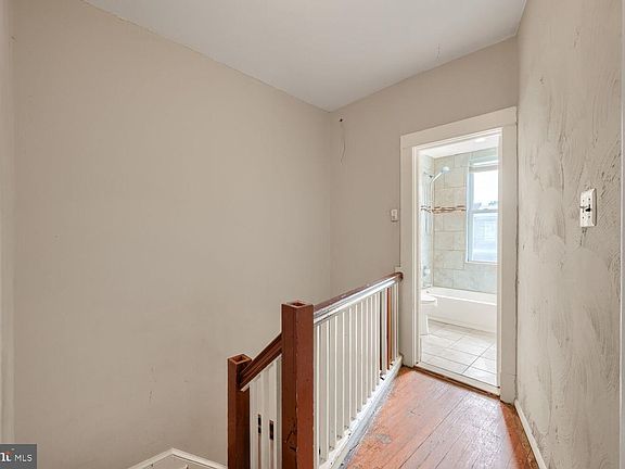 4th image of 3110 Lawnview Ave
