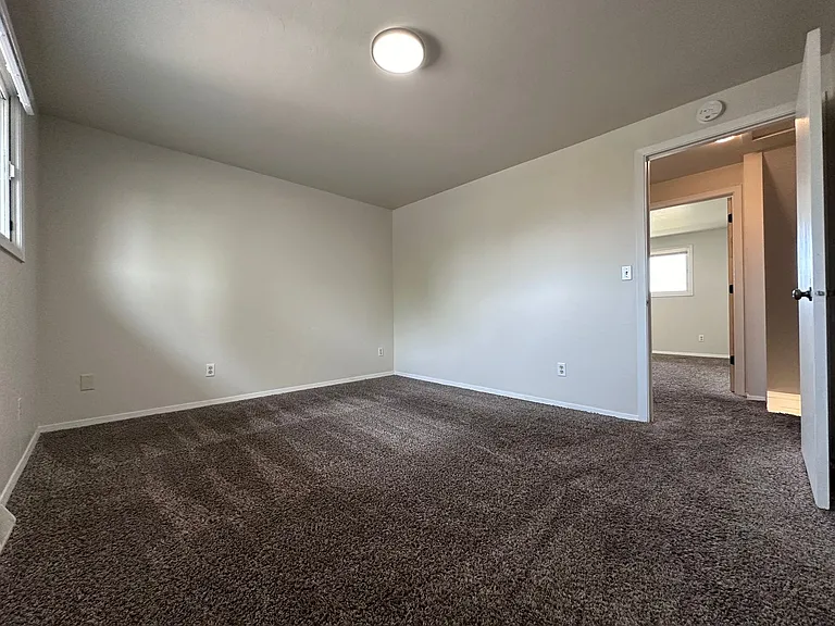 1186 Scheuring Rd — Photo 16
