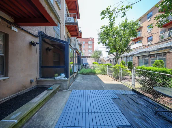 1205 65th Street image 5 of 16