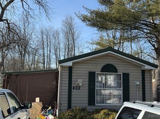 422 Donegal Dr, Utica, NY