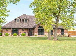 104 Smokey Br, Weatherford, TX 76085