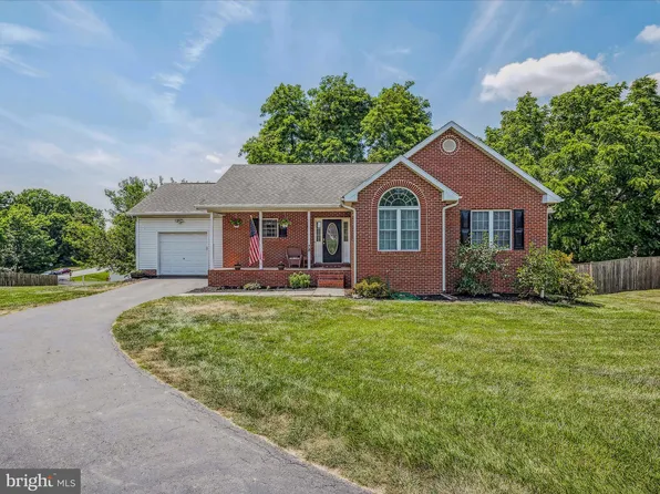 78 Velveteen Ct, Ranson, WV 25438