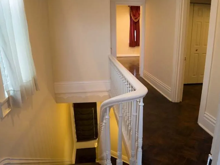 615 E Elm St — Photo 17