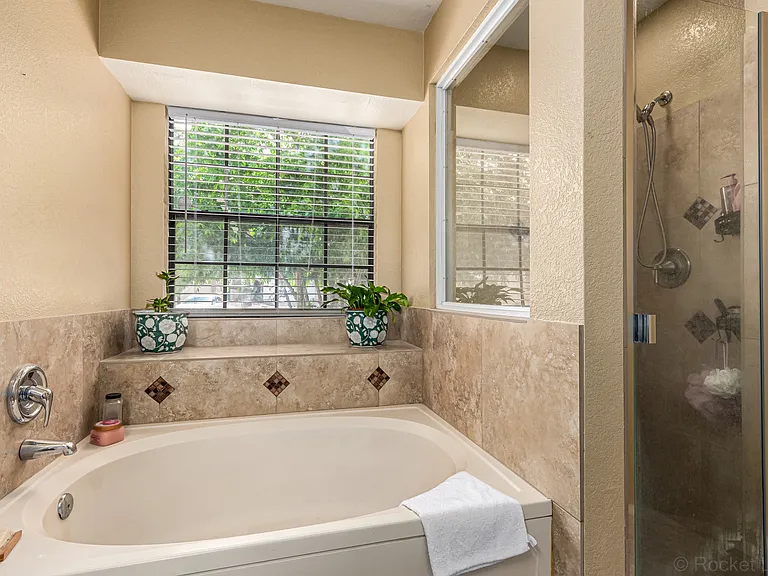 9009 N Twain St — Photo 16
