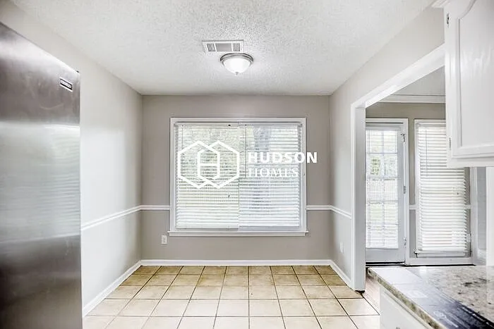 919 Cully Rd — Photo 8
