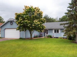 2508 Knoll Cir, Saint Paul, MN 55109