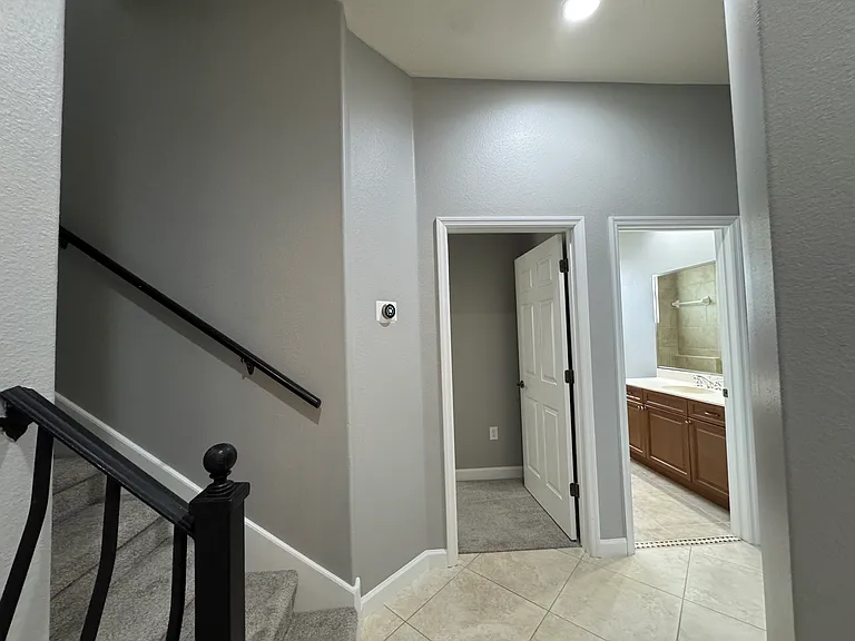 142 Harrington Ct — Photo 25