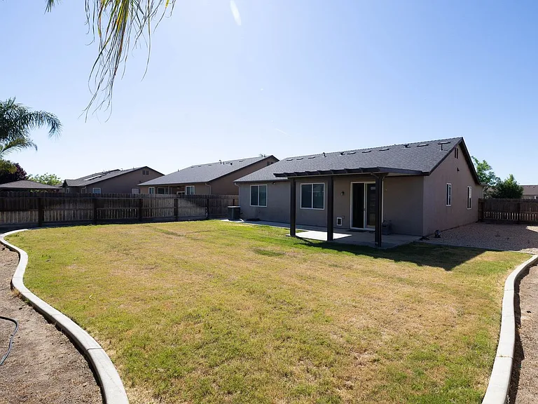 1604 Sidonia St — Photo 27