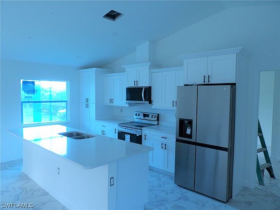 4th image of 2504 E 11th St