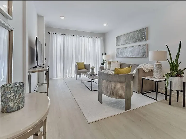 135 Christopher Columbus Dr #9-01 — Photo 7