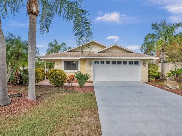 4451 Dewey Dr, New Port Richey, FL 34652